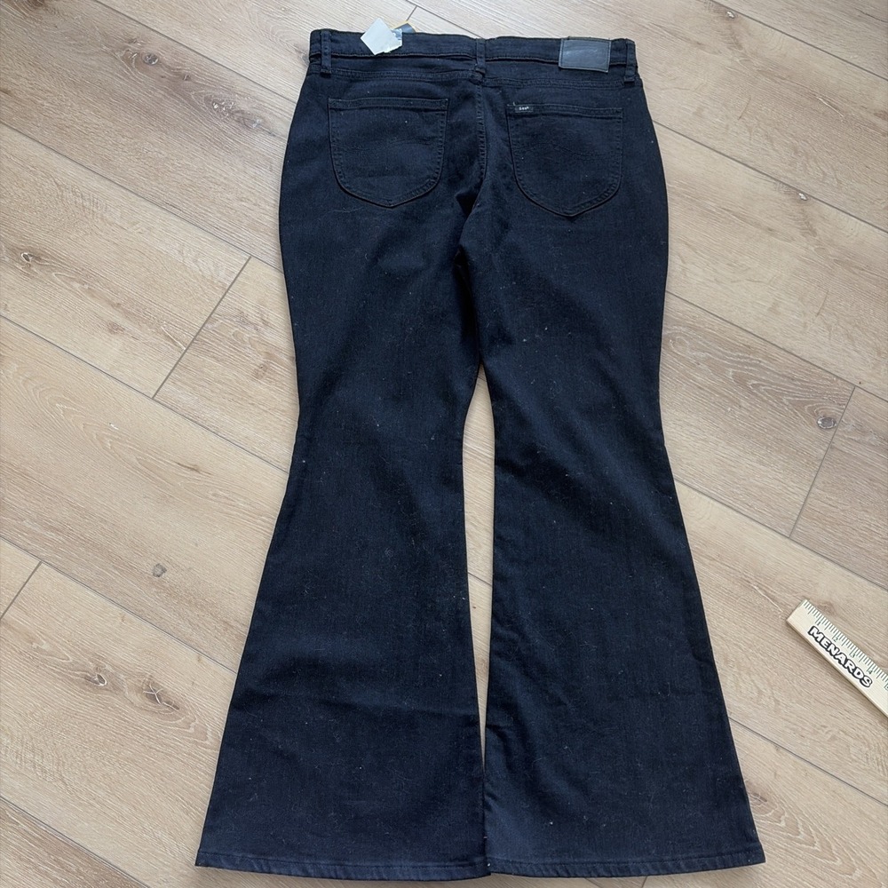 NWT Lee Legendary Style Women's Size 16 16S Short Black Flare Leg Mid Rise Jeans - Picture 8 of 11